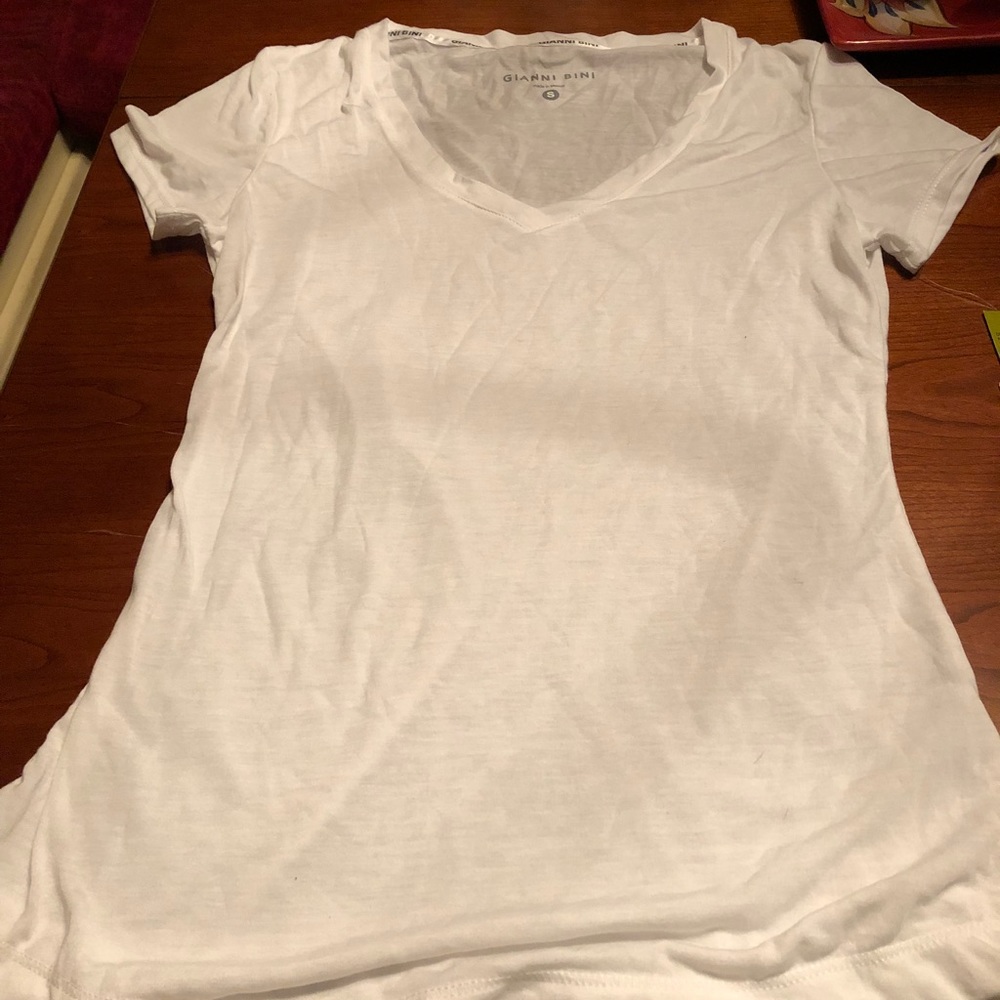 Gianni Bini v neck t-shirt